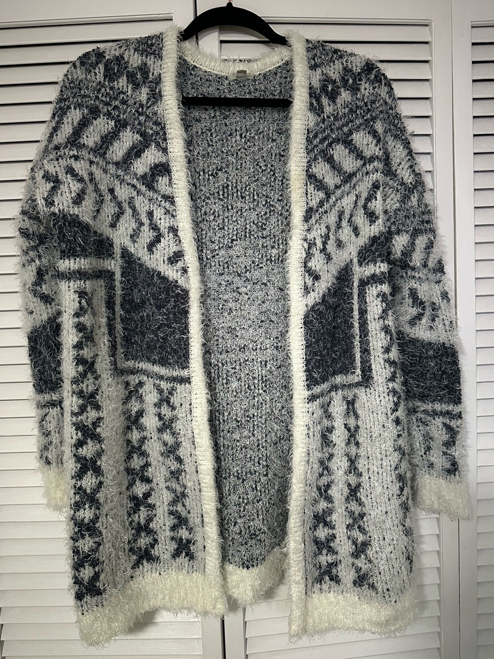 Cozy Open-Front Grey & White Patterned Fuzzy Cardigan Sweater